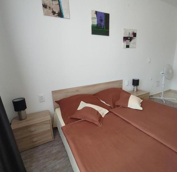 پانسیون Fiesta Apartman