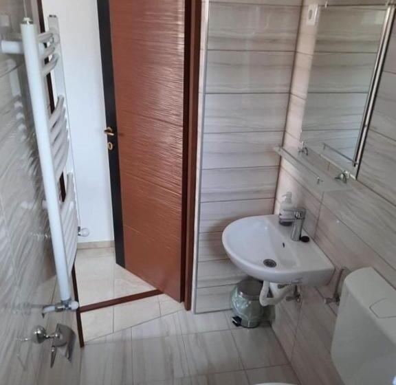 پانسیون Fiesta Apartman