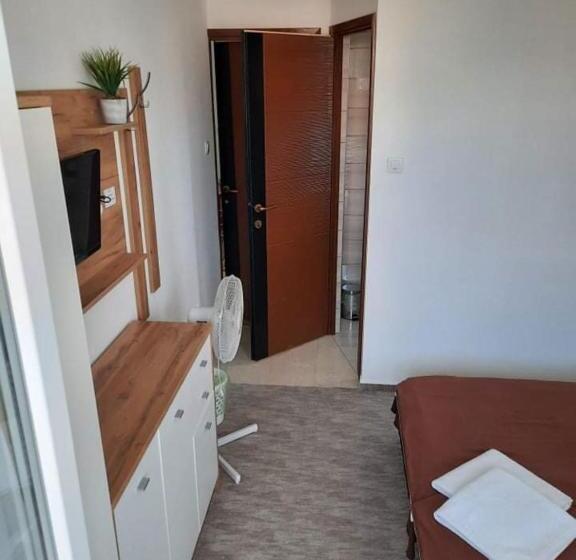 پانسیون Fiesta Apartman