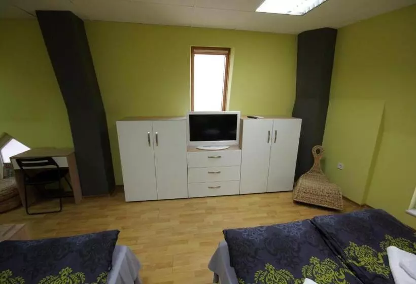 پانسیون Guest House The House топ център габрово