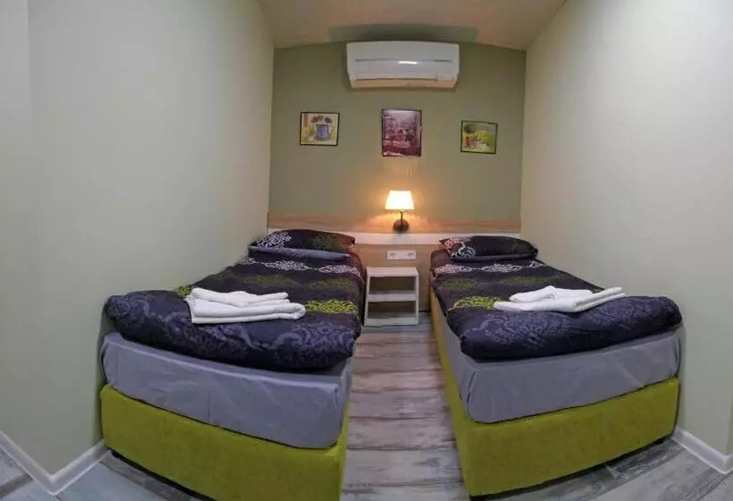 پانسیون Guest House The House топ център габрово
