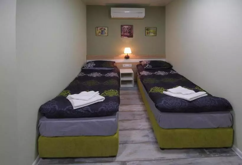 پانسیون Guest House The House топ център габрово