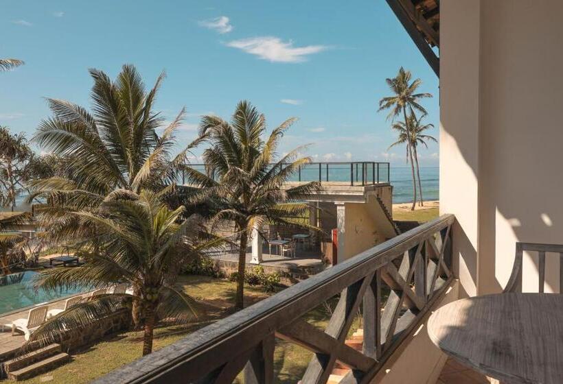 膳宿费 Naomi Beach Resort Adults Only