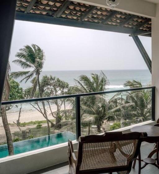 膳宿费 Naomi Beach Resort Adults Only