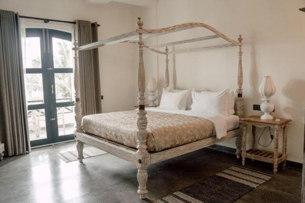 膳宿费 Naomi Beach Resort Adults Only