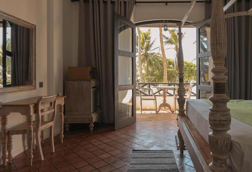 膳宿费 Naomi Beach Resort Adults Only