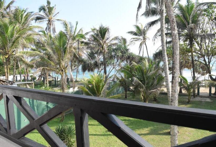 膳宿费 Naomi Beach Resort Adults Only