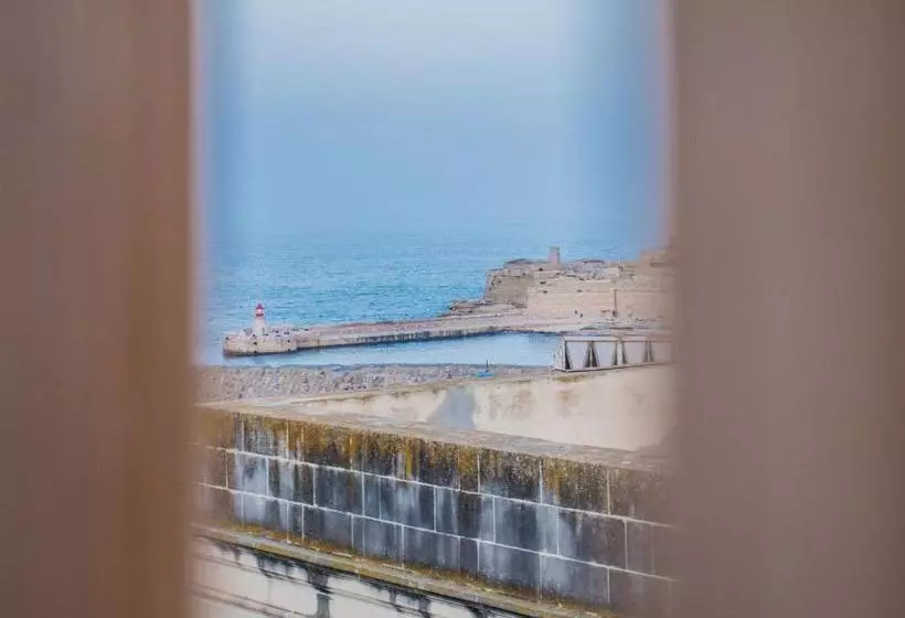 Valletta Kursara Port View
