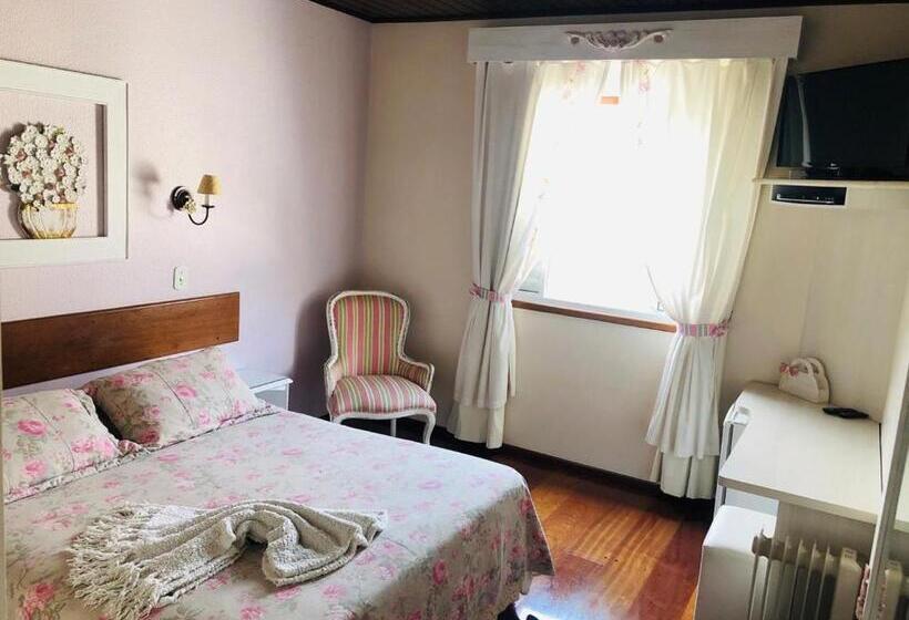 Pension (Hôtel basse catégorie) Pousada Ararinha Azul