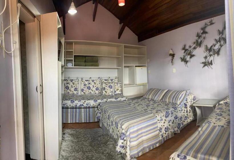 Pension (Hôtel basse catégorie) Pousada Ararinha Azul