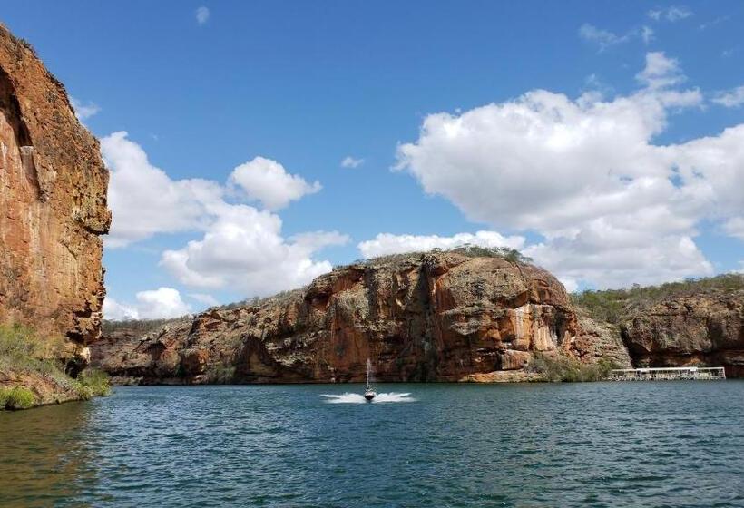 پانسیون Pousada Mecejana