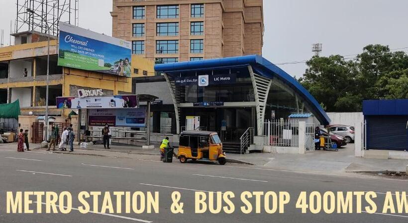 הוסטל Sarovara Deluxe Rooms