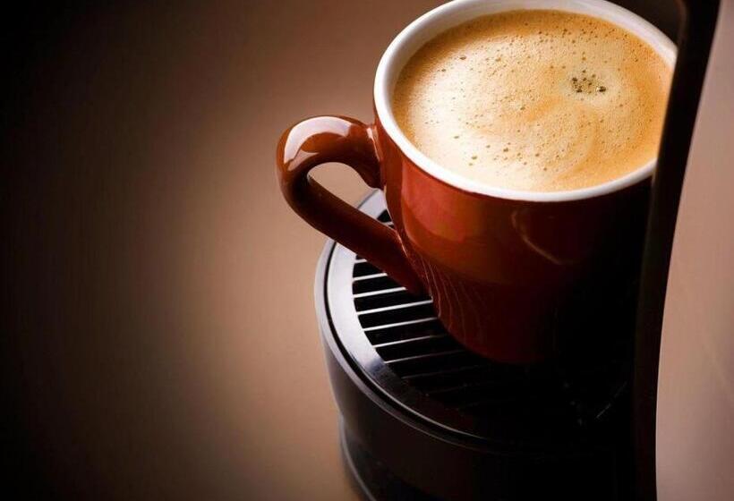 הוסטל Sarovara Deluxe Rooms