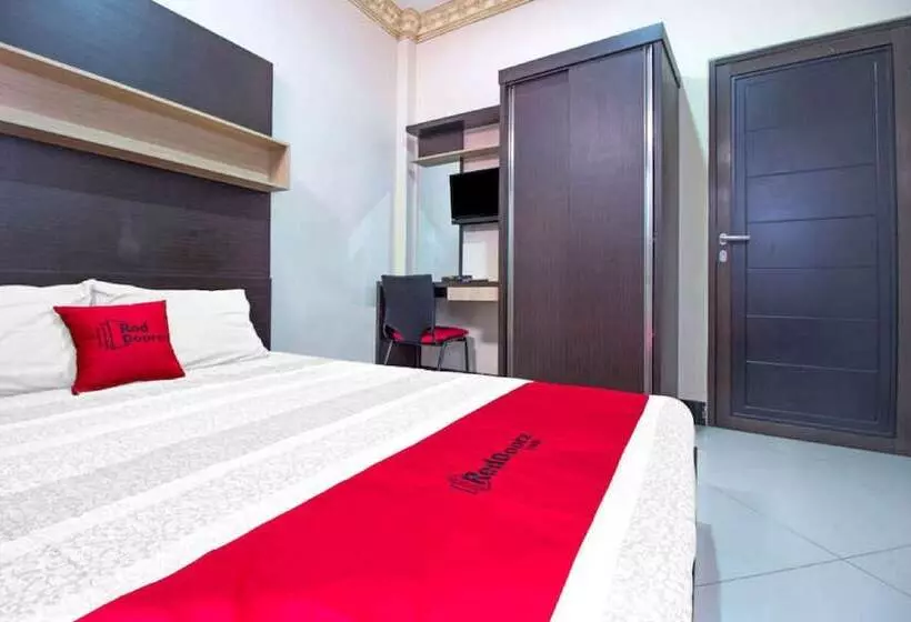 Majatalo Reddoorz Plus Near Isola Upi