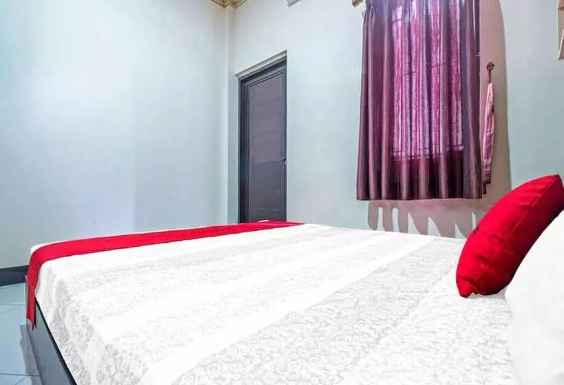 Majatalo Reddoorz Plus Near Isola Upi