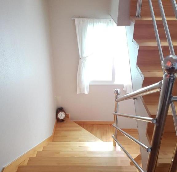 پانسیون Tongyeong The Story Guesthouse