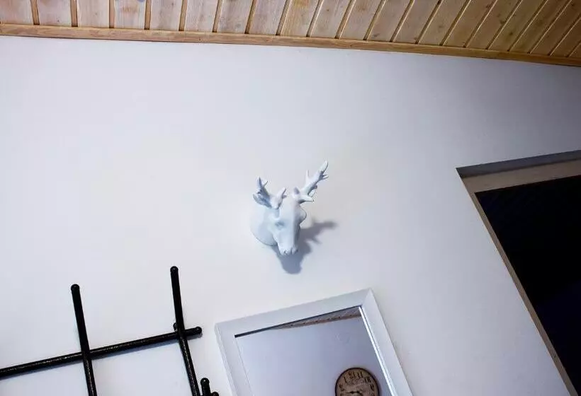 Majatalo White & Quiet Apartment House