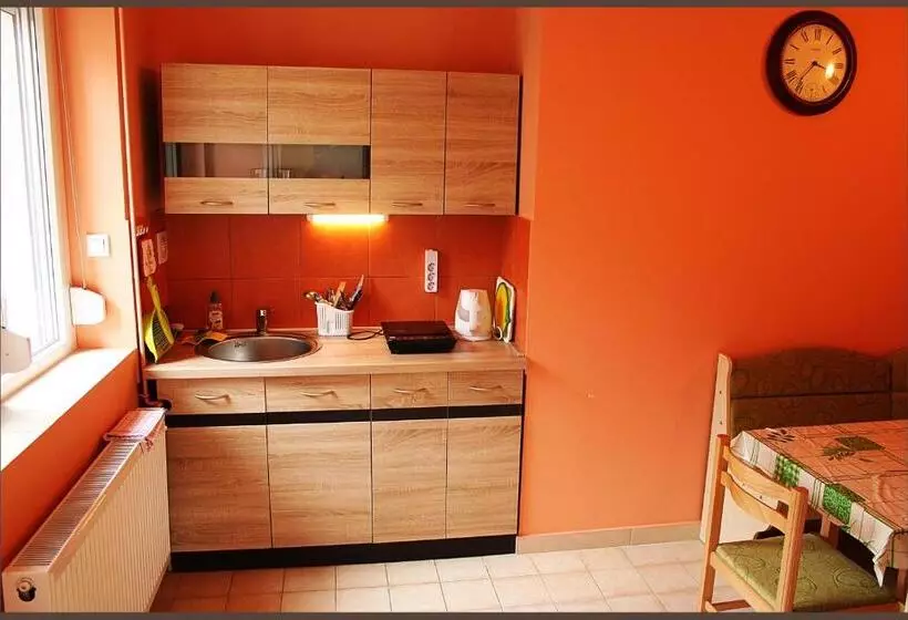 Majatalo White & Quiet Apartment House