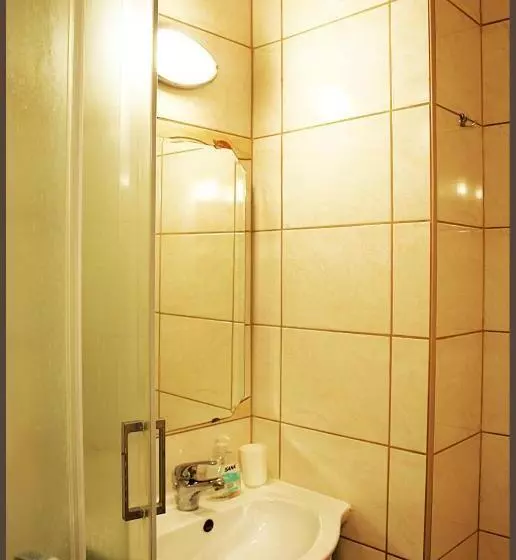 Majatalo White & Quiet Apartment House