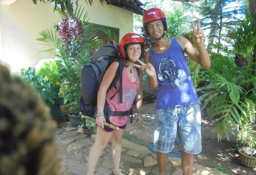 Пансион Ath Hala Safari Resort