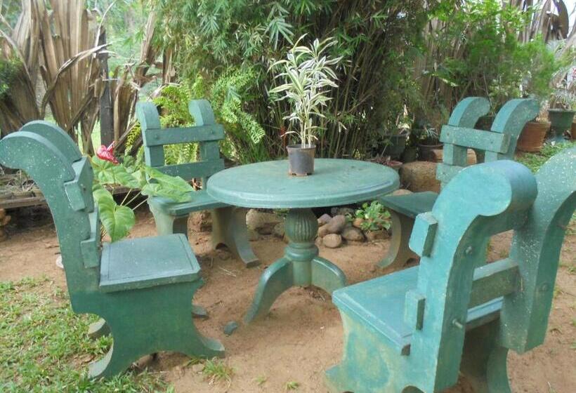 Пансион Ath Hala Safari Resort