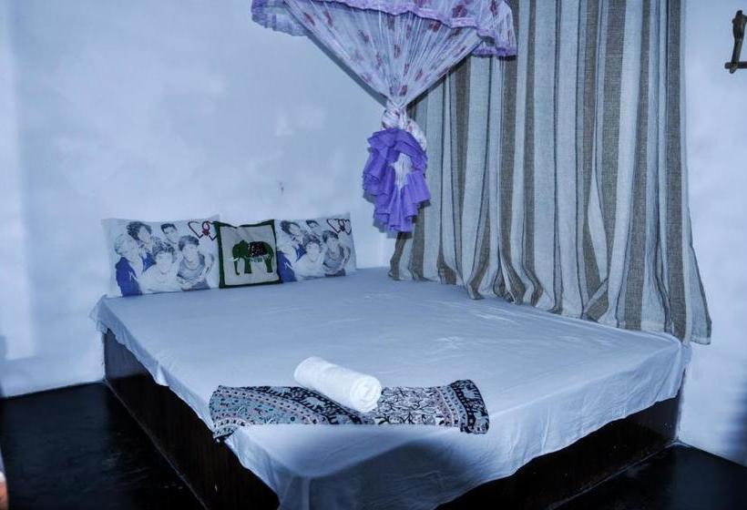 Пансион Ath Hala Safari Resort