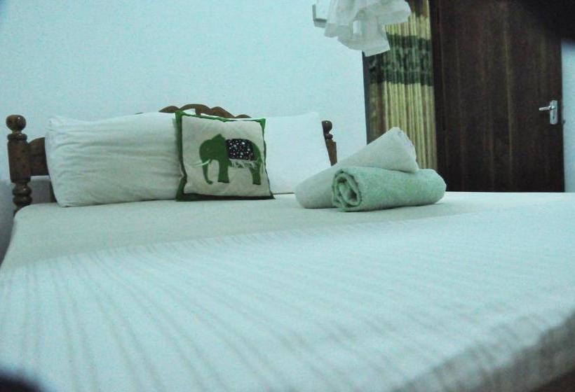 Пансион Ath Hala Safari Resort