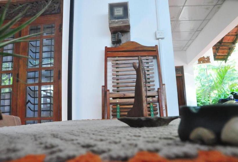 Пансион Ath Hala Safari Resort