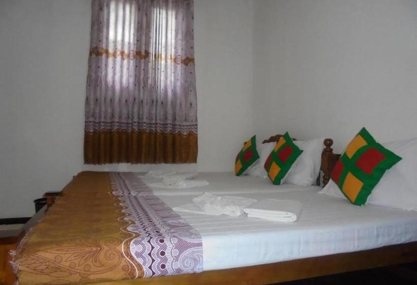 Пансион Ath Hala Safari Resort