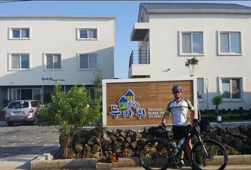 Two Wheels Pension & Guesthouse   Hostel