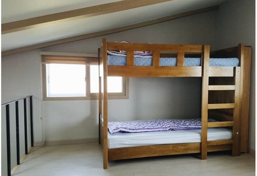 Two Wheels Pension & Guesthouse   Hostel