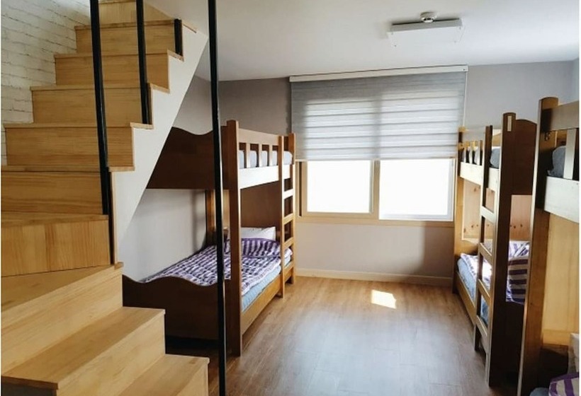 Two Wheels Pension & Guesthouse   Hostel