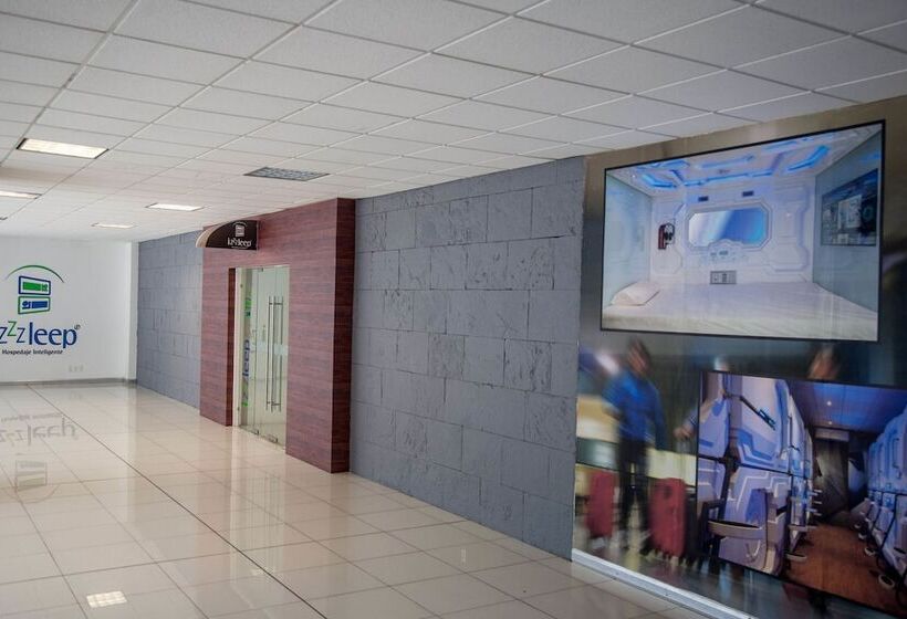 هتل کپسول Izzzleep Aeropuerto Terminal 1