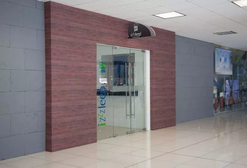 Kapselihotelli Izzzleep Aeropuerto Terminal 1