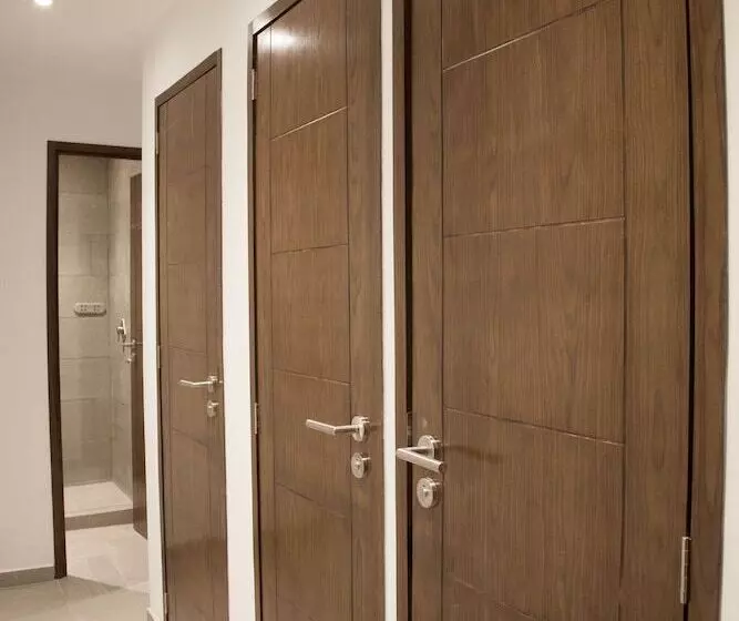 Kapselihotelli Izzzleep Aeropuerto Terminal 1