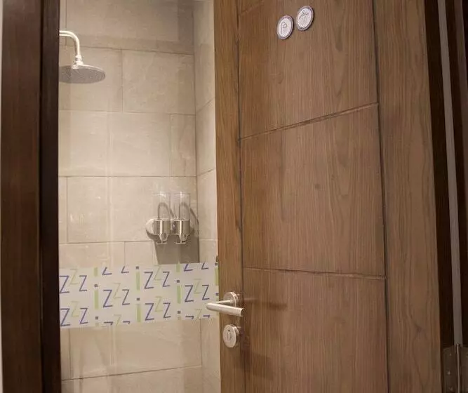 Kapselihotelli Izzzleep Aeropuerto Terminal 1