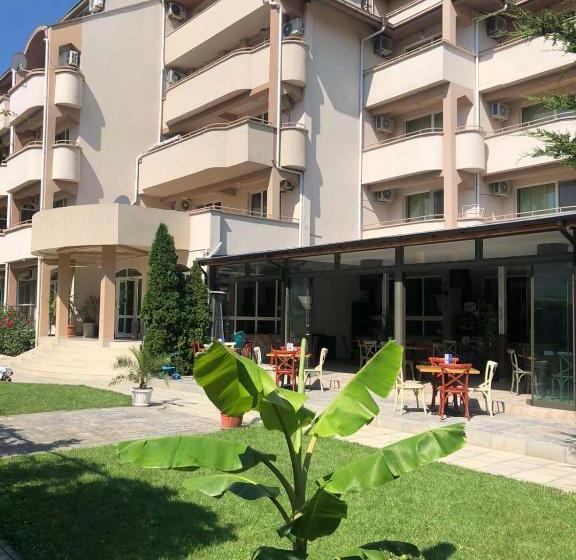 Aparthotel Lucky Family