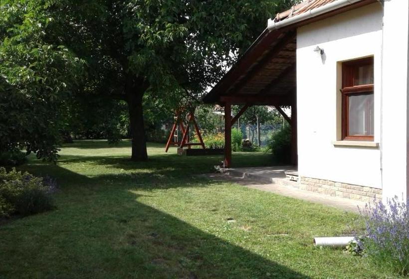 פנסיון Nosztalgia Vendégház