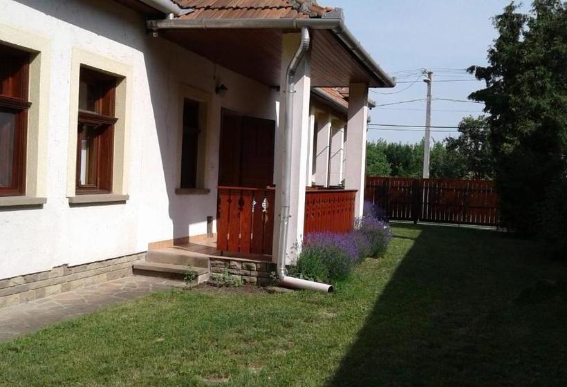 פנסיון Nosztalgia Vendégház