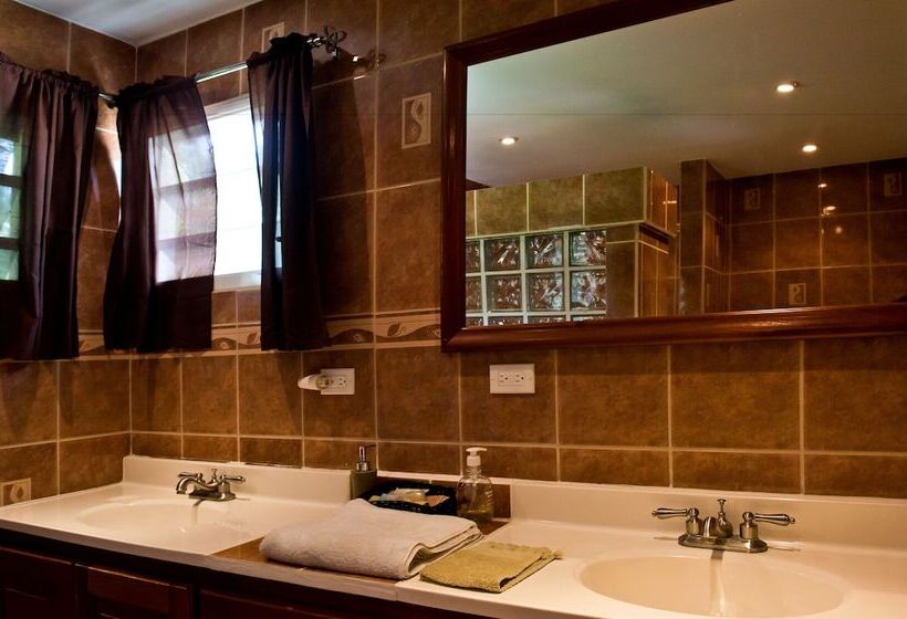 بنسيون Rock Farm Guest House