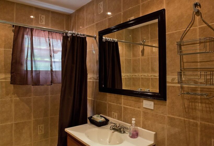 بنسيون Rock Farm Guest House