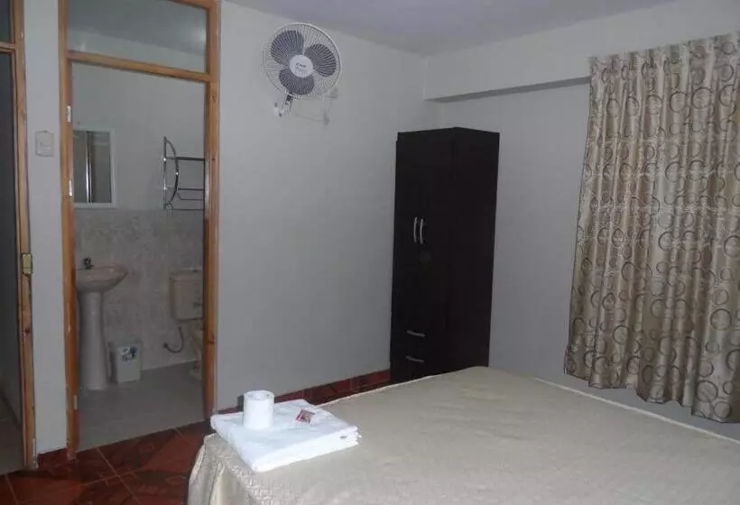 هاستل Antares Inn