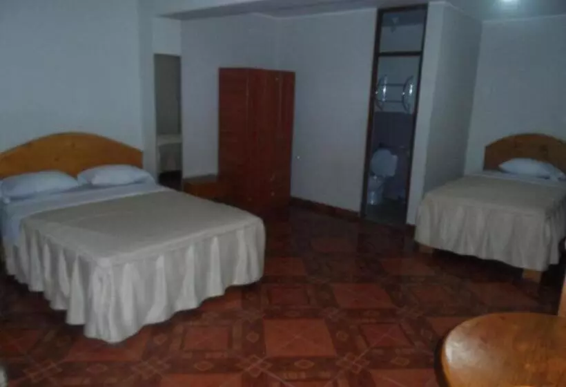 هاستل Antares Inn