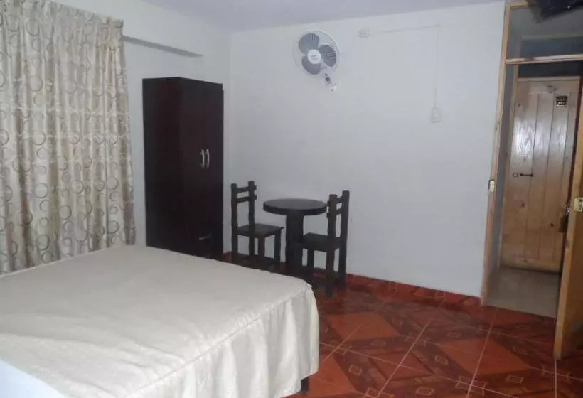 هاستل Antares Inn