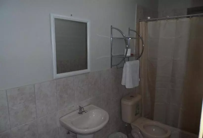 هاستل Antares Inn