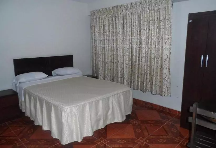 هاستل Antares Inn