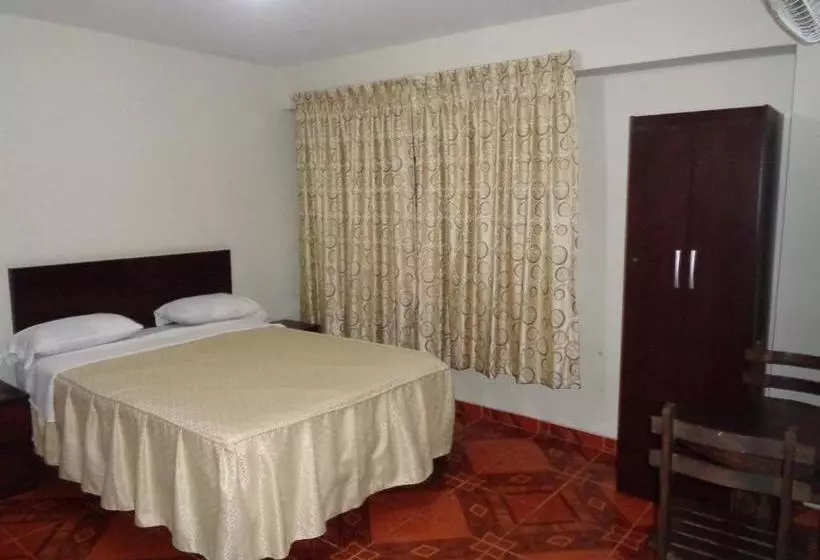 هاستل Antares Inn