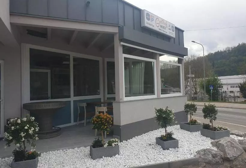 ペンション Gasthof Niki