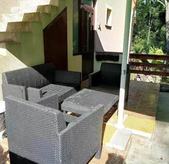 پانسیون Villa Pita