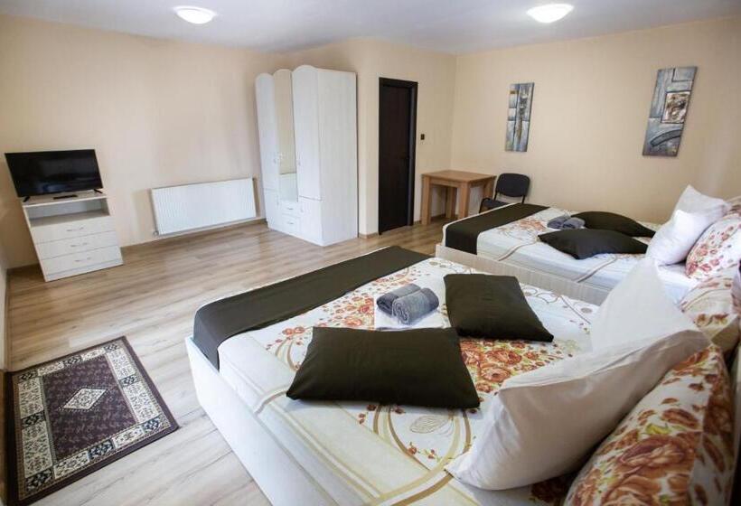 پانسیون Daddy House